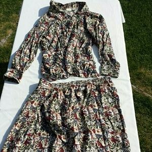 2 piece Elisabeth outfit. Size 20.